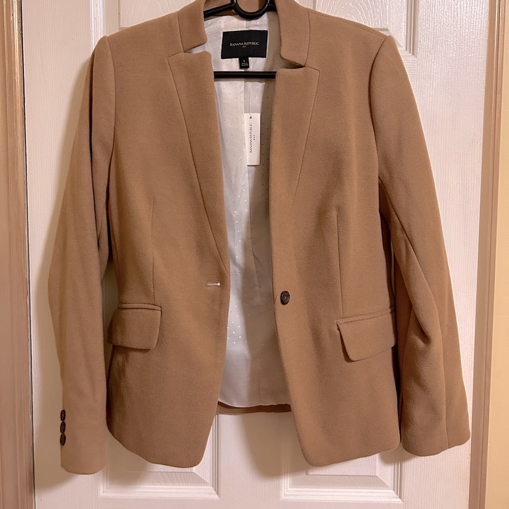 Banana republic camel tan wool blazer. Great fall coat